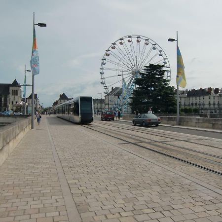 Git'Appart Au Bord De Loire Tours Exterior foto