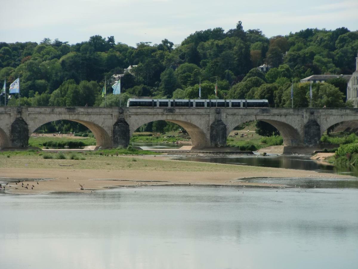 Git'Appart Au Bord De Loire Tours Exterior foto